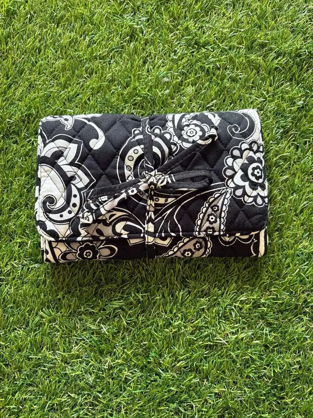 Vera Bradley All Wrapped Up Quilted Jewelry Roll in Midnight Paisley